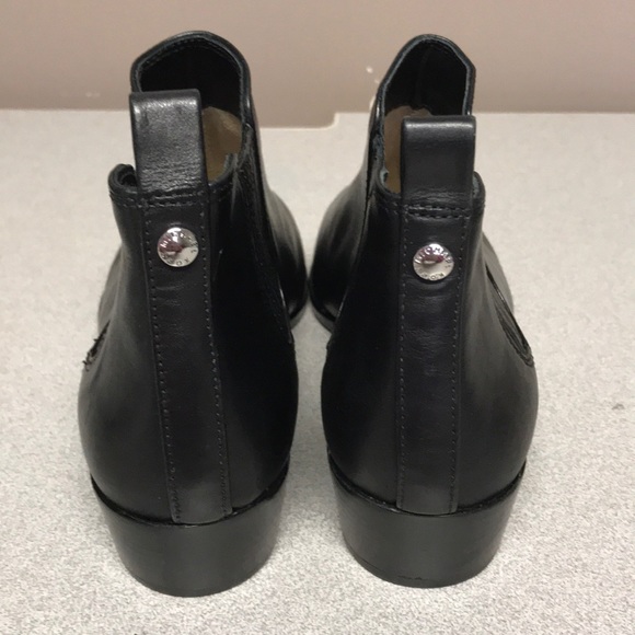 Black short boots - Picture 3 of 3